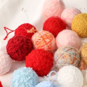 TRANQUIL HUT 50Pcs Woolen Ball Christmas Yarn Ball Hand-wound Random Color Christmas Ball Decoration Party Supplies Decorative Tree Hanging Pendant Navidad