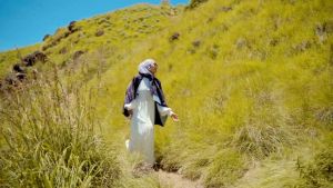 Jilbab Hijab Kerudung Krudung Scarf Wanita Dewasa Segi Empat Motif Terbaru 2024