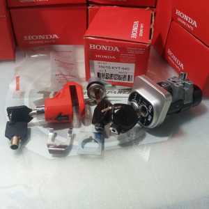 Kunci Kontak Set Tombol Seat Scoopy Karbu Key Set 35010-KYT-940 Free Gembok Cakram