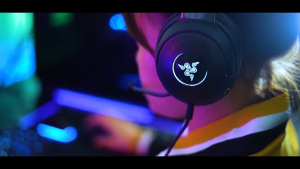 Razer Kraken V3 X Wired Gaming Headset with 7.1 Surround Sound Custom-Tuned Drivers FlowKnit Memory Foam Cushions and Discord Certified USB Connectivity