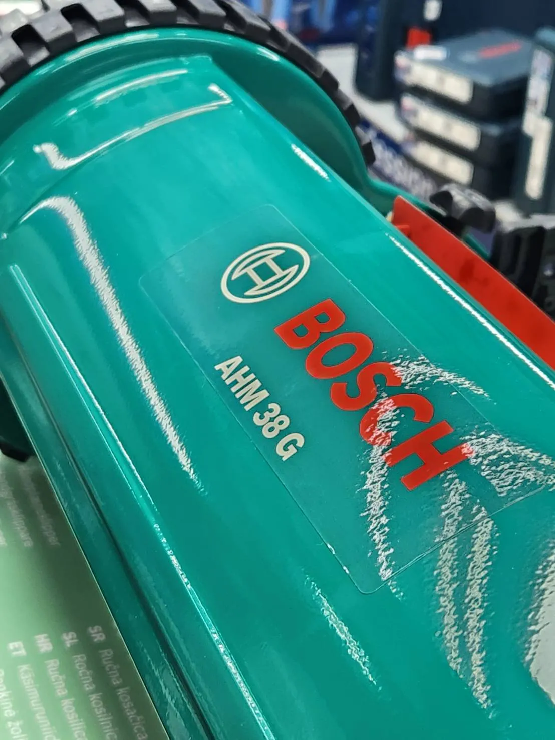 BOSCH (บ๊อช) รถตัดหญ้า เครื่องตัดหญ้า AHM 38 G (AHM38G) 0600886103 รถเข็นตัดหญ้าไม่ใช้ไฟฟ้า (31438)