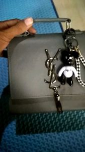 Tas Selempang Cewek Abu: Tas Selempang Nyaman untuk Sekolah dan Aktivitas Harian