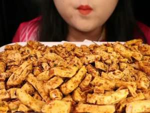 BASRENG KRIUK REMPAH DAUN JERUK 500 GRAM /  Basreng daun jeruk pedas/Basreng 1 kg gratis ongkir/basreng viral sultan bandung / basreng sultan 1 kg murah/ basreng 1 kg/ basreng viral tiktokbasreng medan Viral Tiktok/ Viral sultan / Sultan Bandung
