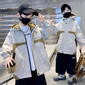 TUmama แฟชั่นใหม่ฤดูใบไม้ผลิสำหรับเด็กผู้ชายสไตล์สปอร์ตพร้อมลายตัวอักษรและดีไซน์บล็อคสีแจ็คเกตกันลมมีฮู้ดฤดูใบไม้ร่วง