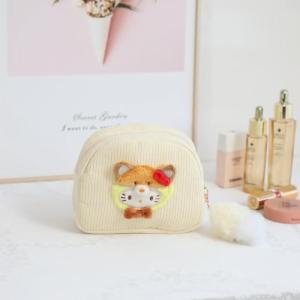 กระเป๋าเครื่องสำอางค์พกพาไว้คือเริ่ด Sanrio มาใหม่ ซิปเป็นขนปอม น่ารักๆ ขนาด 17×12×6 cm
