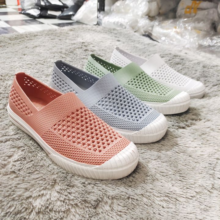 Almahyraa%20ATT%20AGC%20503%20Sepatu%20Slip%20On%20Wanita%20Sepatu%20Karet%20Wanita%20Dewasa%20Lentur%20Anti%20Air%20-%20Image%202