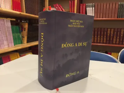 Sách Lịch Sử Đông A Di Sự