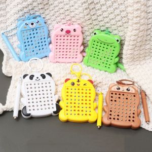 [COD] ของเล่นผ่อนคลายๆ พวงกุญแจกระดานวาดภาพลูกเหล็ก กระเป๋าเสน่ห์ Doodle BOARD กระดานวาดภาพแผ่นร่างแม่เหล็ก ตกแต่งกระเป๋าเป้สะพายหลัง มอนเตสซอรี่ จี้กระดานแม่เหล็ก ของเล่นเพื่อความบันเทิง