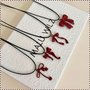 Ladies Necklace Bow Tie Fits the Neckline Necklace Beautiful the Pursuit of Personality and Minimalist