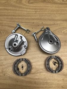 Má đùm-nắp bát phanh sau cho tất cả các dòng xe sản phẩm chính hãng gắn zin theo xe không chế cháocho dòng xe đời mới và đời cũ