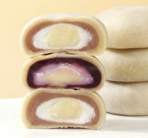 Bánh Mochi Khoai Môn 4 lớp cùng 3 hương vị nhân thơm ngon được lựa chọn cẩn thận nguyên liệu làm nên chiếc bánh chuẩn vị