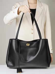 Large genuine leather shoulder bag top-layer cowhide bag large-capacity womens commuter tote bag with a high-end feel
