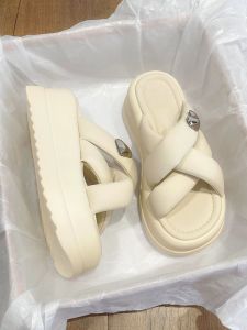 Inns trendy cross straps 5cm slippers with decor