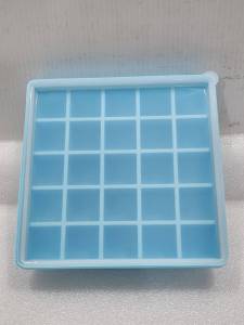 แม่พิมพ์ซิลิโคนสี่เหลี่ยม 25 ช่อง 2x2 cm 10 กรัม 005320