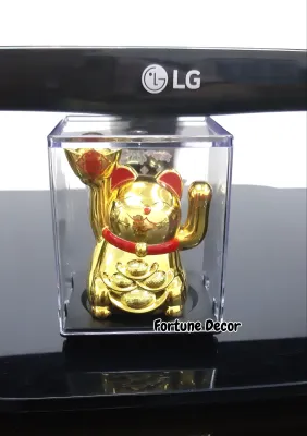 Patung pajangan kucing hoki fengshui solar lucky cat warna emas tangan goyang