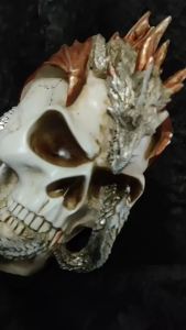 1pc Creative 3D Dragon Coiled Skull Ornament Home Soft Decor Resin Craft Halloween Theme Decoration