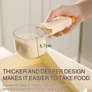 Kitchen multifunctional scooping spoon