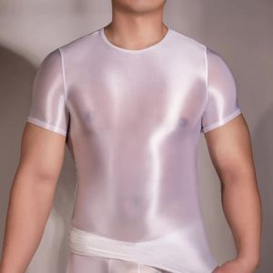 ท็อปเสื้อยืดผู้ชายแบบโปร่งใสผิวมันเงา สำหรับผู้ชาย ทรงเข้ารูป บาง ยืดหยุ่นสูง คอวี แขนสั้น