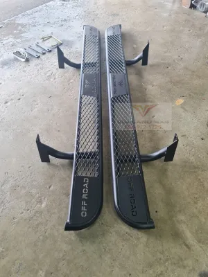บันไดข้างตะแกรงเหล็ก รีโว่ 2014-2025 V5 แบบแผ่นปิด 3 จุด ยาว 210cm กว้าง 7 นิ้ว รถตอนเดียวและ 4 ประตูทุกรุ่น บันไดข้างออฟโรด revo offroad 4x4 side step 2014-2025
