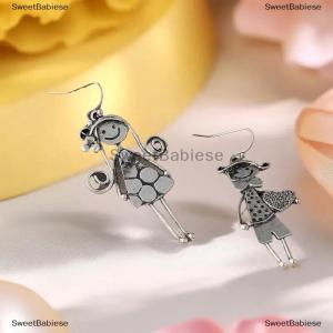[COD] SweetBabiese Sáng Tạo Retro Tối Giản Vài Nhân Vật Kim Loại Mặt Dây Chuyền Bông Tai Cho Phụ Nữ Hàng Ngày Tối Giản Bông Tai
