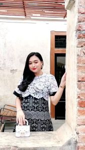 Dress Brokat Wanita Sarimbit: Tips & Trik Memilih Pakaian Formal yang Tepat