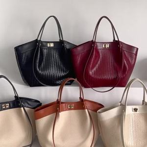 Túi tote nữ mẫu mới phong cách Pháp sang trọng nhẹ nhàng cao cấp dễ phối đồ phối màu tương phản túi xách tay nữ đơn giản phù hợp đi làm.