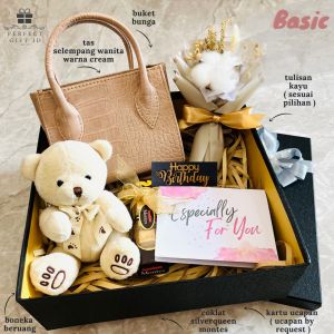Kado Ulang Tahun / Kado Anniversary/ Hampers Ultah / Kado Ulang Tahun Cewek / Hampers Bunga boneka/ Hadiah Ultah