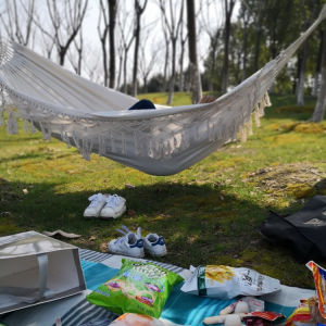 เปลญวน 200 ซม. * 150 ซม. อุปกรณ์แคมปิง แคมป์ปิง เปลญวน เปลญวนคู่สุดหรูพร้อมขอบลูกไม้ในสไตล์โบฮีเมียนบราซิล ชิงช้าแขวม เดินป่า เปลญวน พื้นที่สุขภาพ 200 250 300 350 400 โปรโมชั่น เครื่องสำอาง ตั้งแคม เปลนอน เปลญวน ผู้ใหญ่ อุปกรณ์เดินป่า อุปกรณ