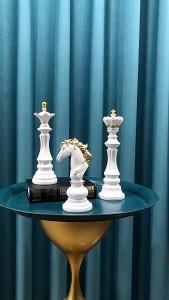 xpkQ Vintage Luxury Chess Sculpture King Horse Queen Set Figurine Modern Minimalist Resin Craft Study Room Desktop Display Gift 4P7H5