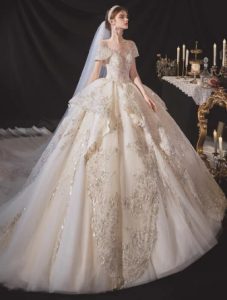 Luxury Shiny Wedding Dresses Lace Applique Beading Illusion Embroidery Tiered O Neck Brilliant Court Bridal Gowns Off Shoulder