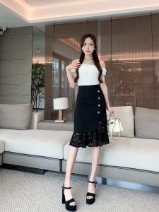 Ammin Chân Váy may ren thêu khoét lỗ Một hàng khuy 2024 phong cách Hàn Quốc váy thanh lịch Chống trượt chữ A dài cỡ trung cho eo cao có khóa kéo nữ