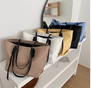 Tas Bahu Nylon GD57534: Tas Bahu Totebag Nilon Besar Wanita Import