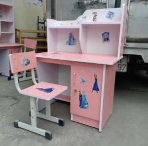 Bàn học sinh cho bé tặng kèm ghế