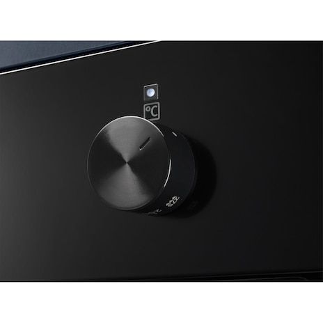 ELECTROLUX%20KOIGH00KA2%20UltimateTaste%20500%20built-in%20single%20oven%2072L%20-%20Image%202