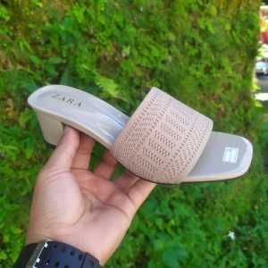 sandal hak tahu import/sandal hak tahu wanita/sandal heel/sandal murah/sandar terbaru/sandal terlaris