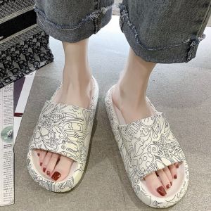KDAShop ✨รองเท้าแตะ พื้นหนานุ่มสวมใส่สบายใส่ได้ทั้งชายและหญิง งานดี สีสวย ลาดลายดีไซส์กราฟิก สุดปัง รองเท้าแตะหญิง รองเท้า หญิงแตะ
