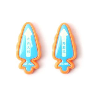 HOTOTO 2Pcs Luminous Car Parking Aid Guide Markers Carrot Shape Low-Light Visibility Parking Lines Driving Alignment Assist Stickers Wheel Alignment Stickers Beginner Driver Assistance