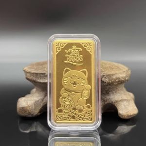 Lucky Cat Koin Emas Souvenir Persegi Jimat Kekayaan Emas Dewa Rejeki Jimat Penarik