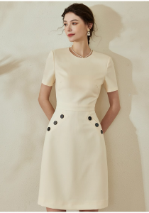 ĐẦM DÁNG SUÔNG CỔ CHỮ V ĐÍNH NÚT THANH LỊCH