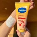 Kem dưỡng thể vaseline 50x chống nắng SPF 50+ PA++++ (300ml) Healthy Bright Sun + Pollution Protect Thái Lan chính hãng - Helena Cosmetics. 