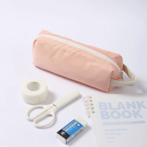 tas pena persegi krim Jepang segar kecil