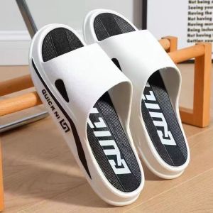 KUMADA Sandal pria kekinian terkini sol tebal tahan aus dan tidak licin indoor dan outdoor