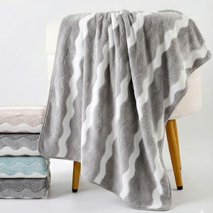 (JIJI.SG) DREAMAX MOFUMOFU Microfiber Towel / Toilet / Shower / Bathroom