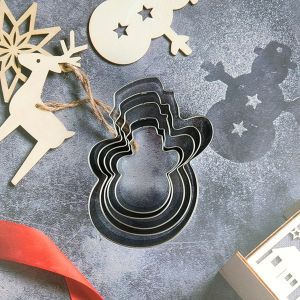HCHC MALL 5Pcs Fondant Snowflake DIY Santa Claus Gingerbread Man Christmas Decor Biscuit Mold Cookie Cutters Set Baking Tools
