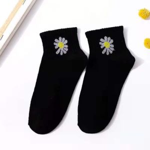 KAOS KAKI WANITA DEWASA KOREA KEKINIAN MOTIF BUNGA WOMEN SOCKS FASHION IMPORT Z10