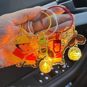 Kawaii Crayon Shin-Chan พวงกุญแจอะคริลิคจี ้ เรืองแสงหิ ่ งห ้ อยจี ้ ของขวัญแหวนเครื ่ องประดับสาวของขวัญ