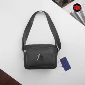 กระเป๋าแฟชั่น ทรงยาว พิมพ์ลายอักษร มี2ซิป พกพาง่าย พร้อมส่งจากไทย Youna9912