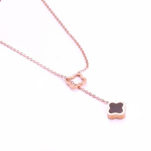 [READY STOCK] Double-sided Four-leaf grass titanium necklace 18K rose gold stainless steel pendant Black-White