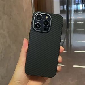 ใช้บังคับ iphone16 เคสศัพท์ลายคาร์บอนไฟเบอร์บางเฉียบสัมผัสนุ่มสำหรับ Apple 15promax กันกระแทกหุ้มทั้งเครื่อง 14