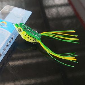 🔥สุดคุ้ม🔥กบกระโดดราคาถูก กบกระโดดพร้อมใบพัดเสียง เหยื่อปลอม กบยาง ขนาด 13.5 เซนติเมตร  หนัก 9 กรัม เหยื่อตกปลาช่อน กบใบพัด